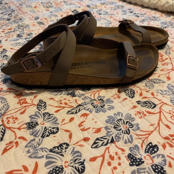 Birkenstock’s size 38 - Picture 2 of 4
